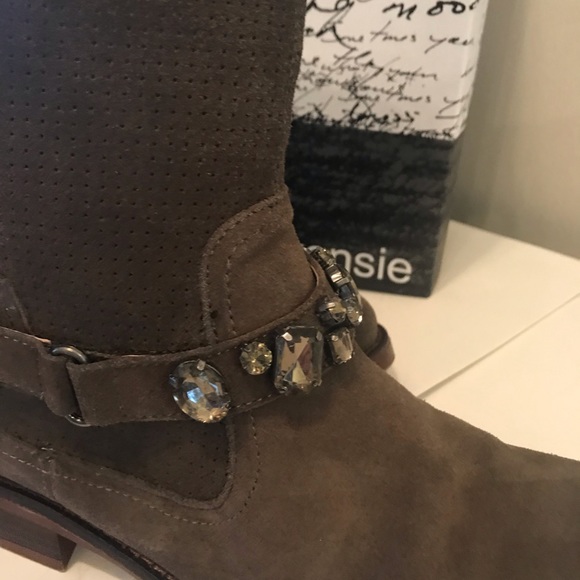 Kenzie ankle boots 8.5m Olive suede like new new stylish dress up/down comfy - Picture 15 of 15